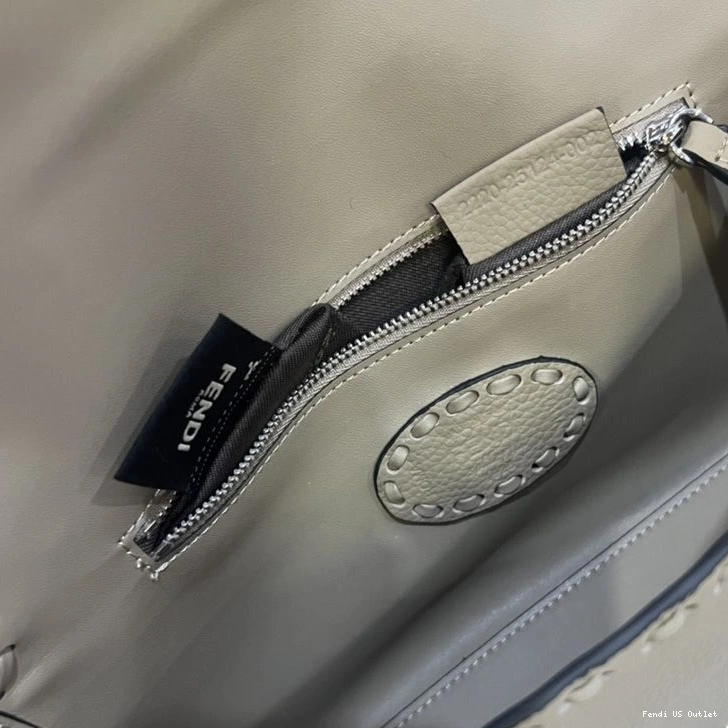 Vintage HOT Bag Baguette Selleria Leather Fendi Cuoio In Khaki Medium Romano 0804
